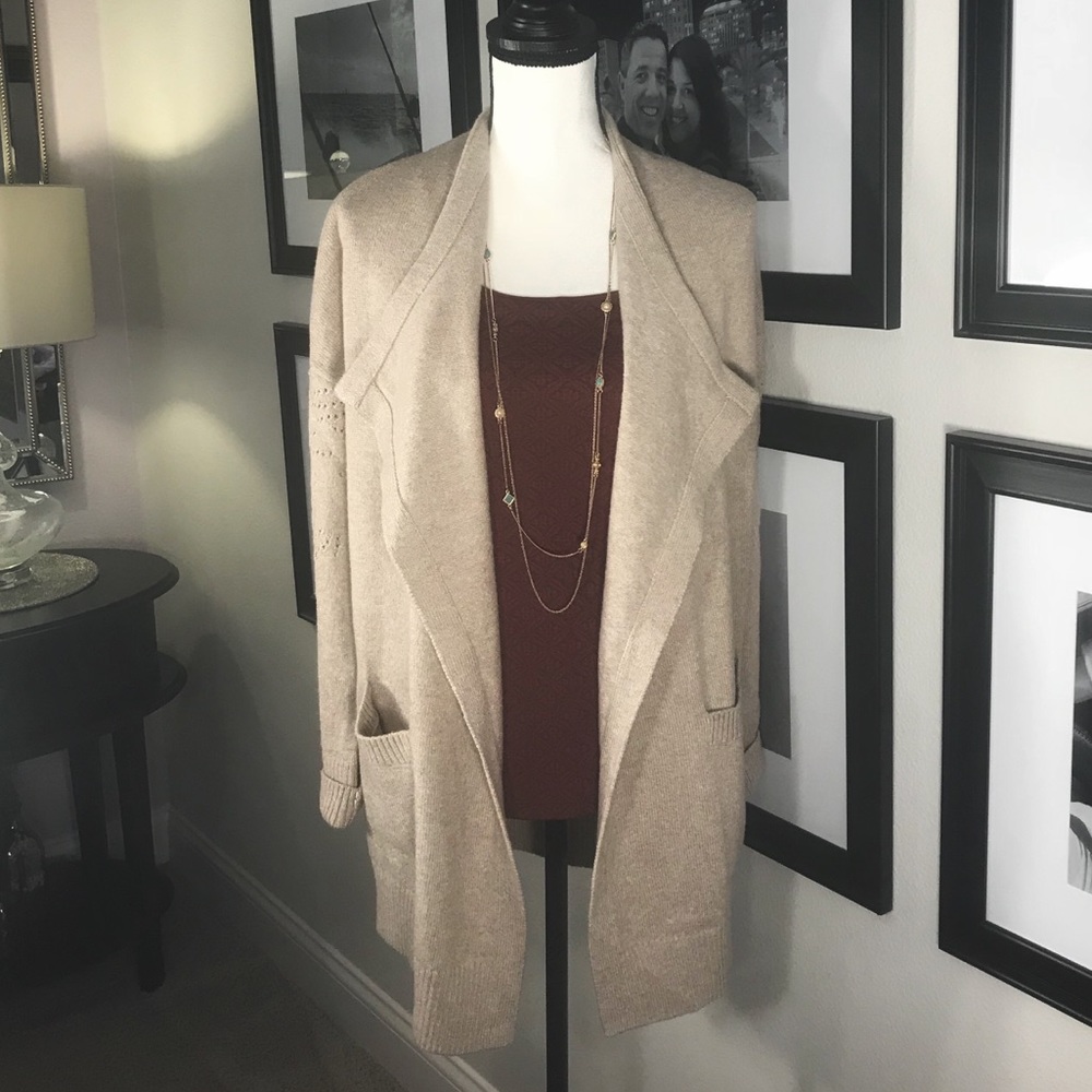 ⭐️ Final price LOFT outlet burgundy embossed tank - Picture 2 of 5